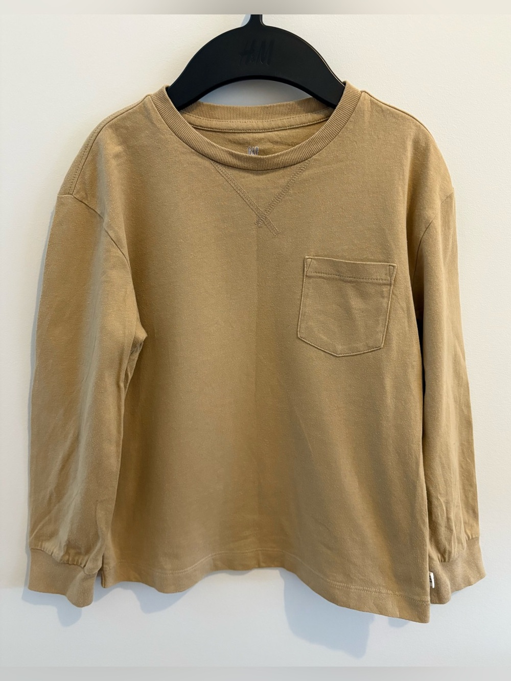 GAP Long-Sleeve Pocket Tee in Khaki